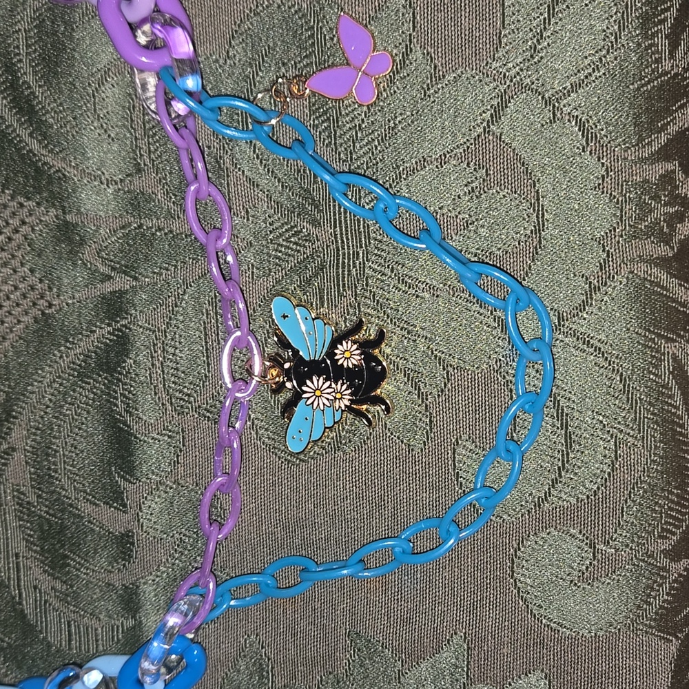 HAND CRAFTED Bumble Bee Choker